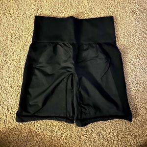 NVGTN contour 2.0 shorts in black